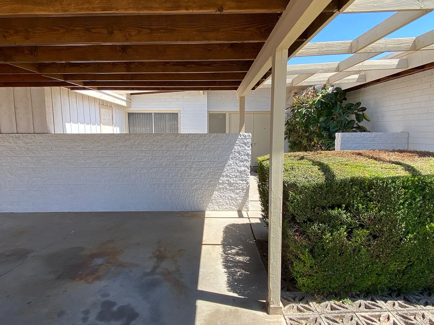 Scottsdale 4 Bed. 1.75 Bath located In Town & Country Division a Ralph Haver Home — Photo 3