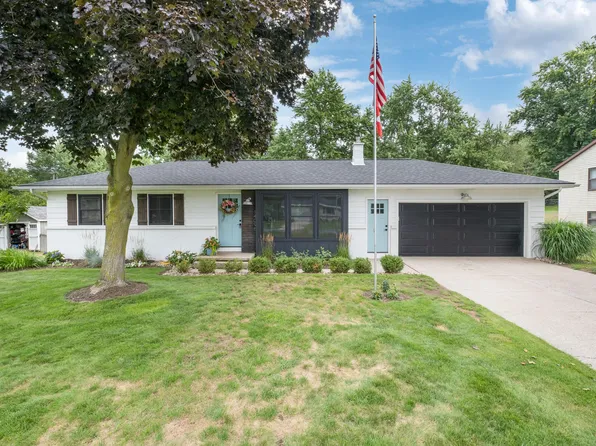 14096 12th Ave, Marne, MI 49435