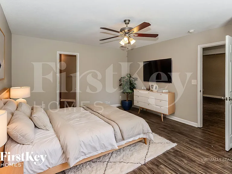423 Aberdeen Cir — Photo 10