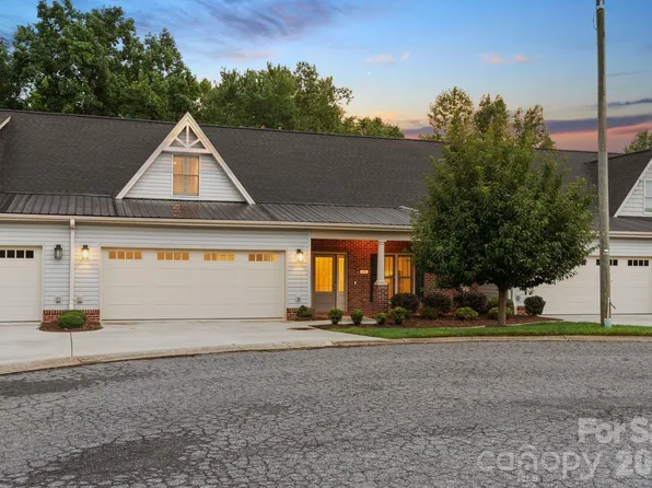 823 Iris Ln, Newton, NC 28658