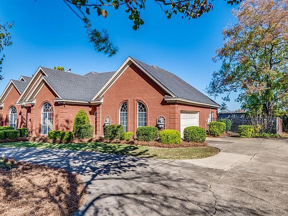 5th image of 1825 Brookstone Dr
