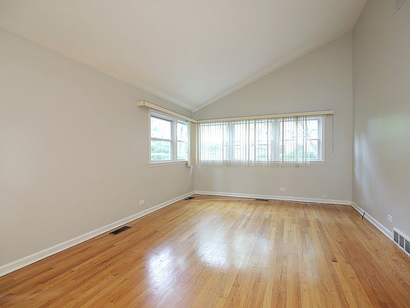 3rd image of 1359 Eastwood Ave