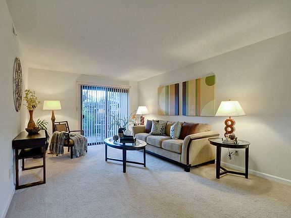 3rd image of 578 Ironwood Ter APT 5