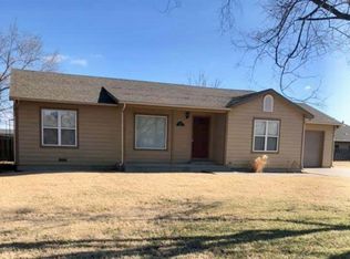 1146 N Main St, Andover, KS 67002