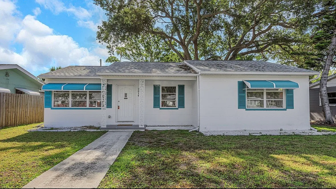 2 bed, 1010 sqft, $2,350 — Photo 1
