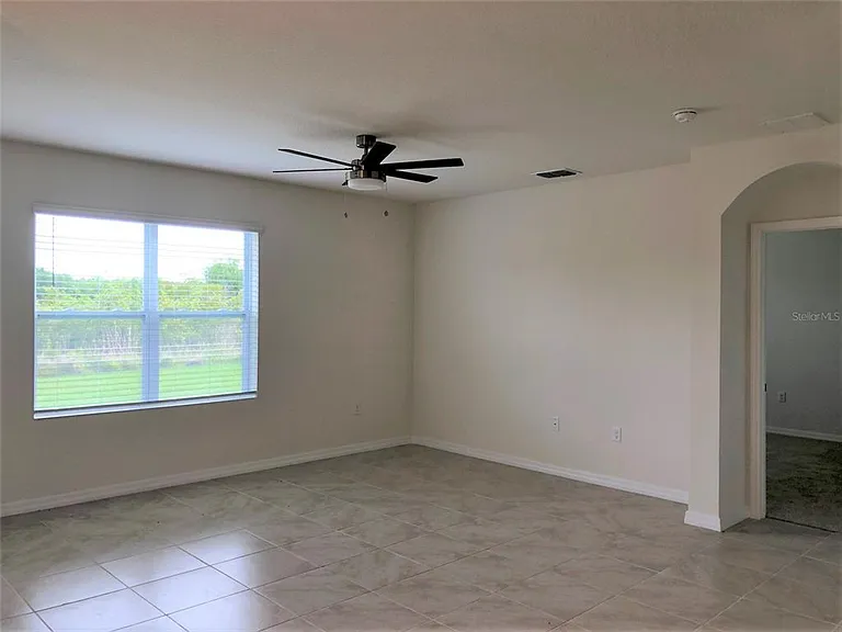 194 Saint Thomas Dr — Photo 9