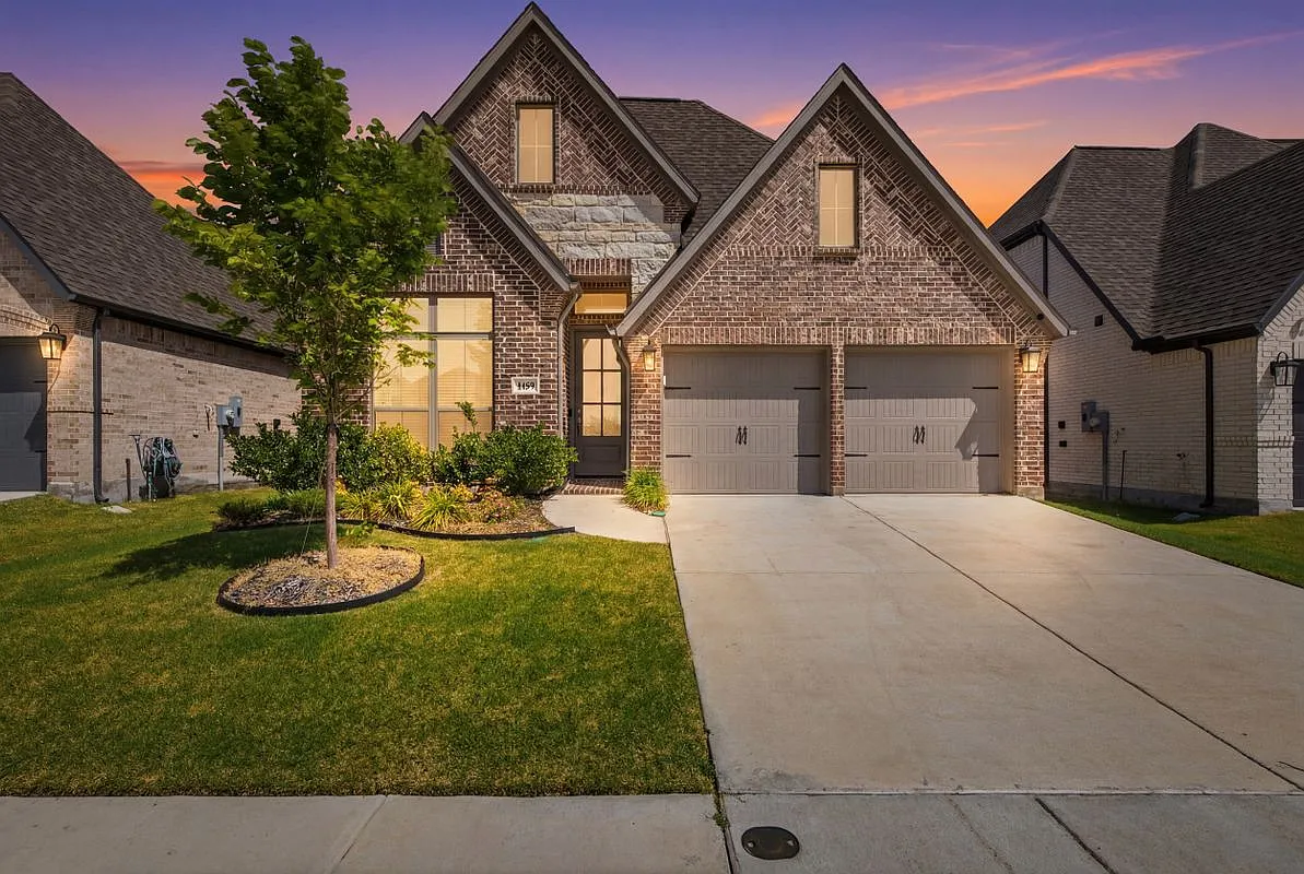 4 bed, 3.0 bath, 2034 sqft, $2,850 — Photo 1