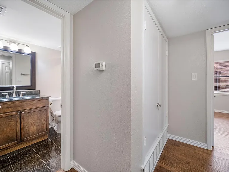 4424 Odessa Dr — Photo 24