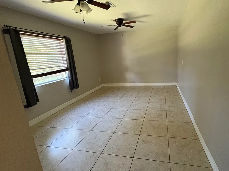 203 Esther St — Photo 27