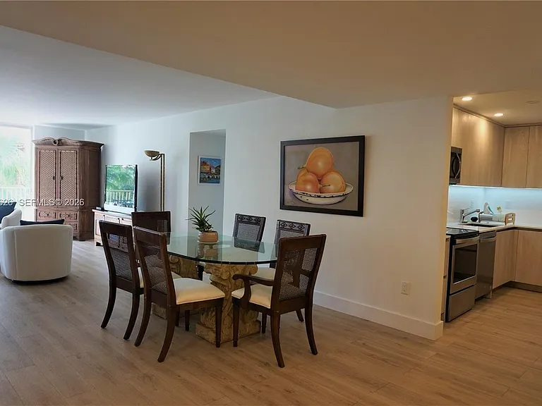 210 Sea View Dr #408 — Photo 8