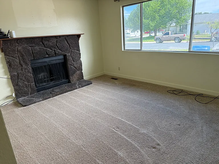 679 Brookside Ct — Photo 3