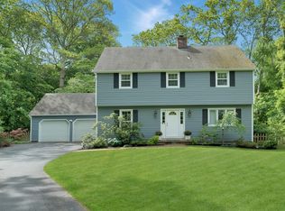 71 Overlook Dr, Wading River, NY 11792