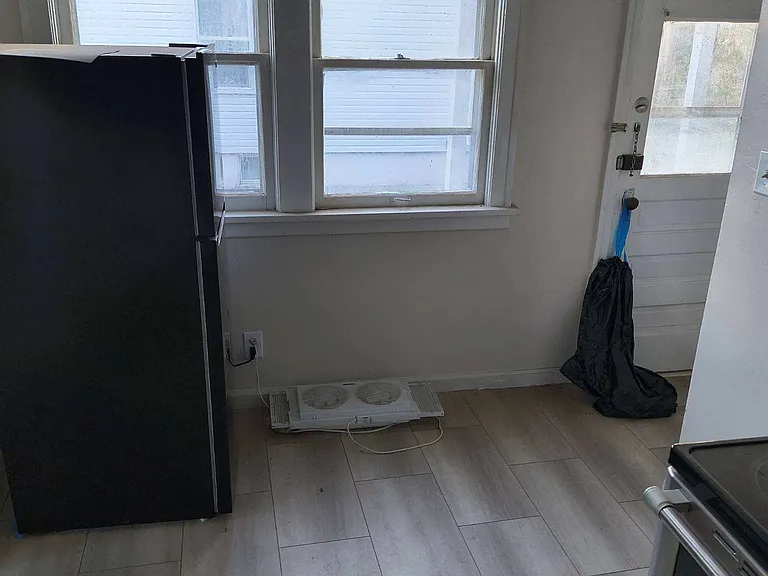 1418 Forrest St #1418 — Photo 4