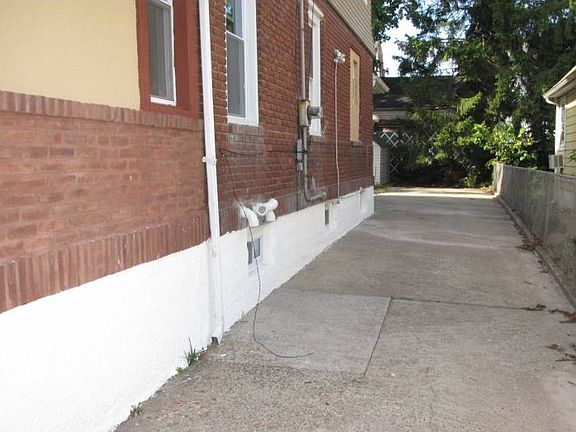 3rd image of 19127 116th Ave