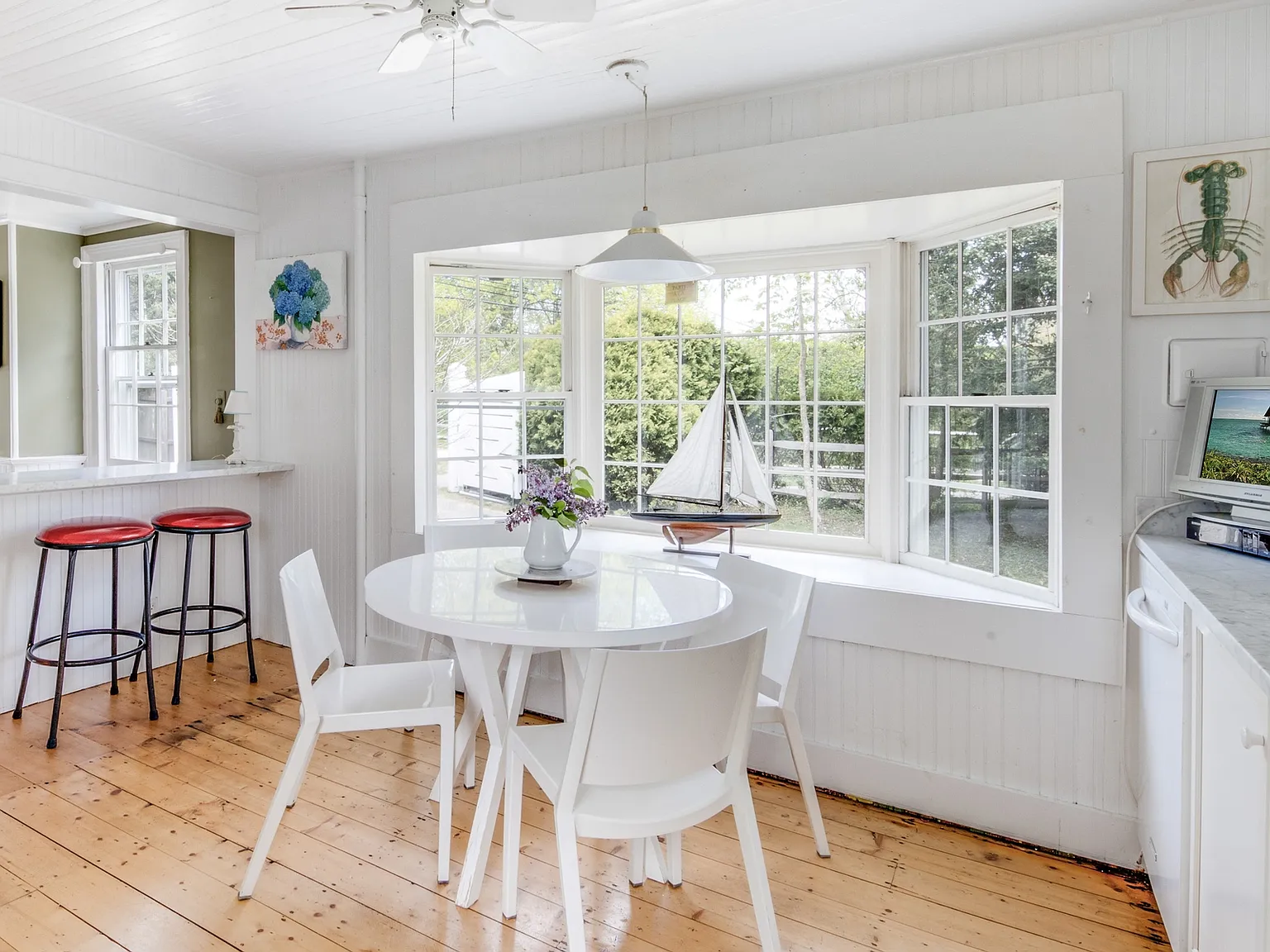 East Hampton Farmhouse South of the Highway Rental — Photo 4