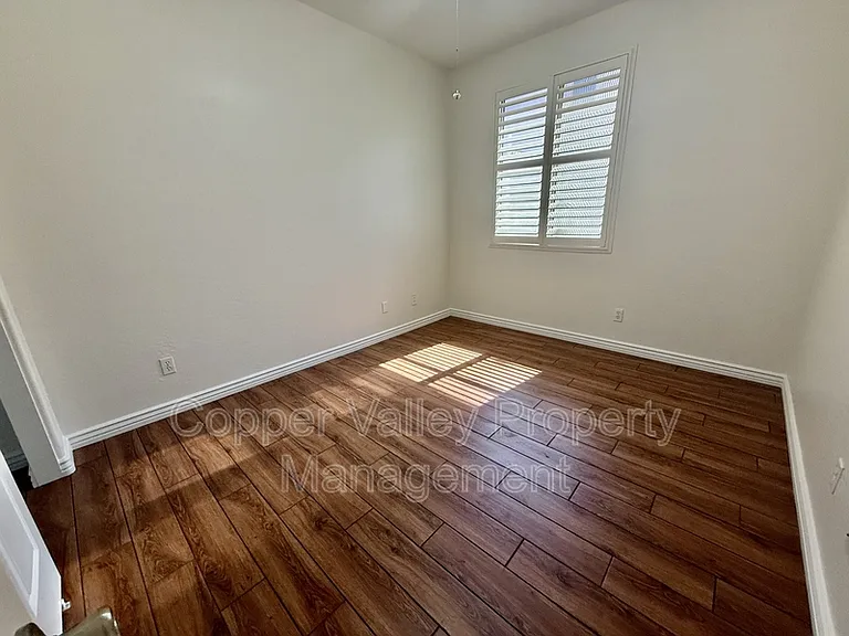 2606 W Florentine Rd — Photo 9