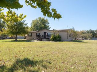 8136 Longview Dr, Bryan, TX 77808