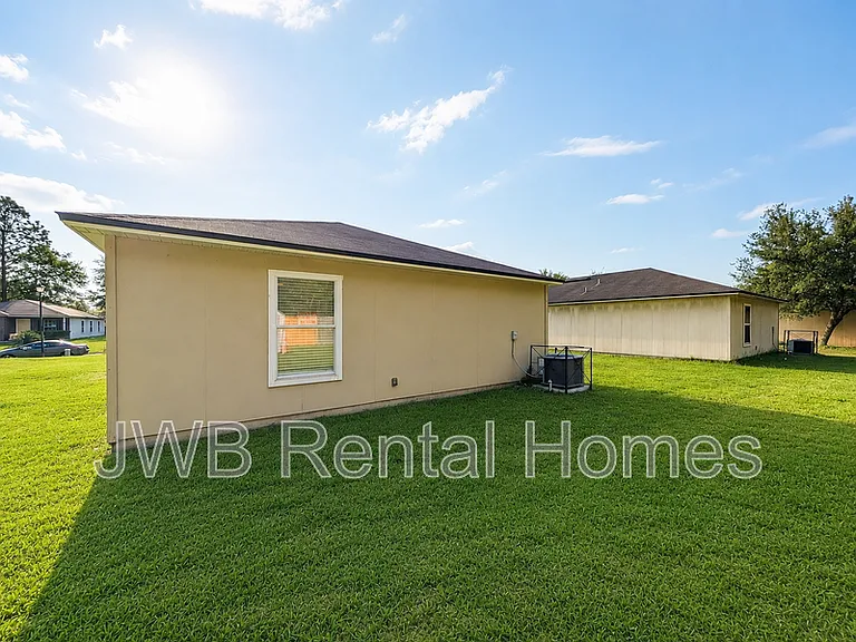 4372 Melissa Ct W — Photo 12