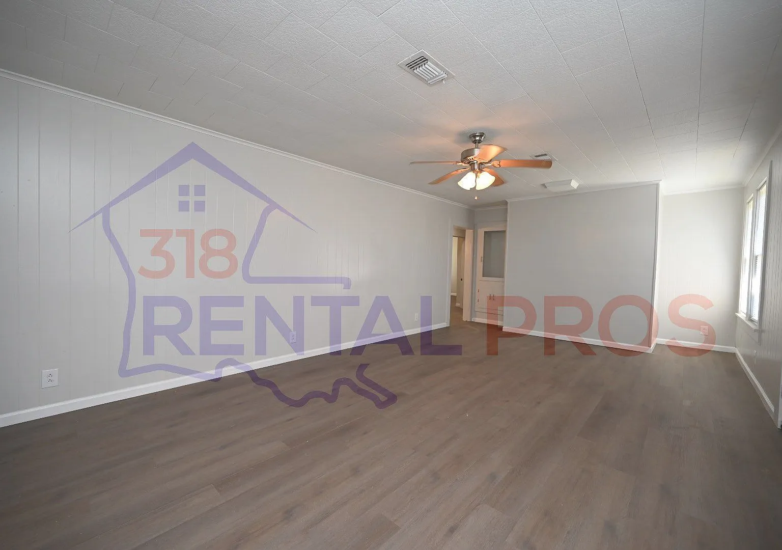 Updated 3 Bed 2 Bath Home! — Photo 3