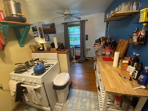 3rd image of 848 23rd Ave SE