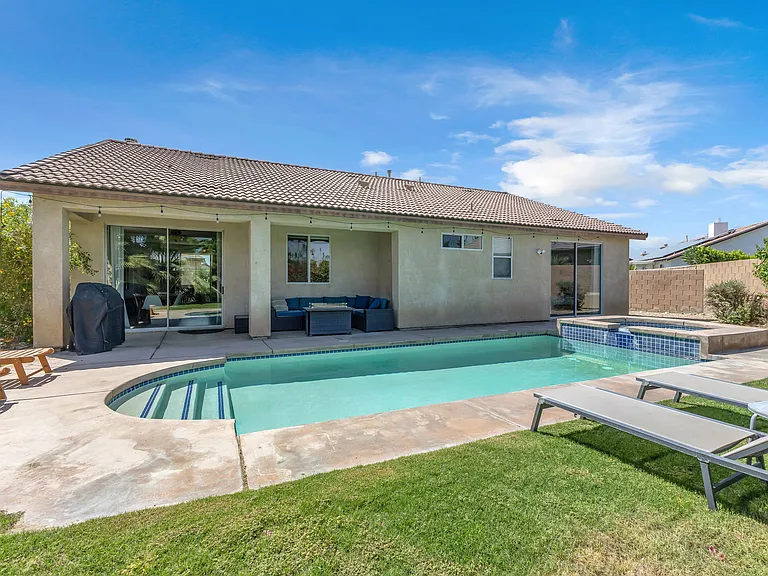 47383 Bahama Ct — Photo 7