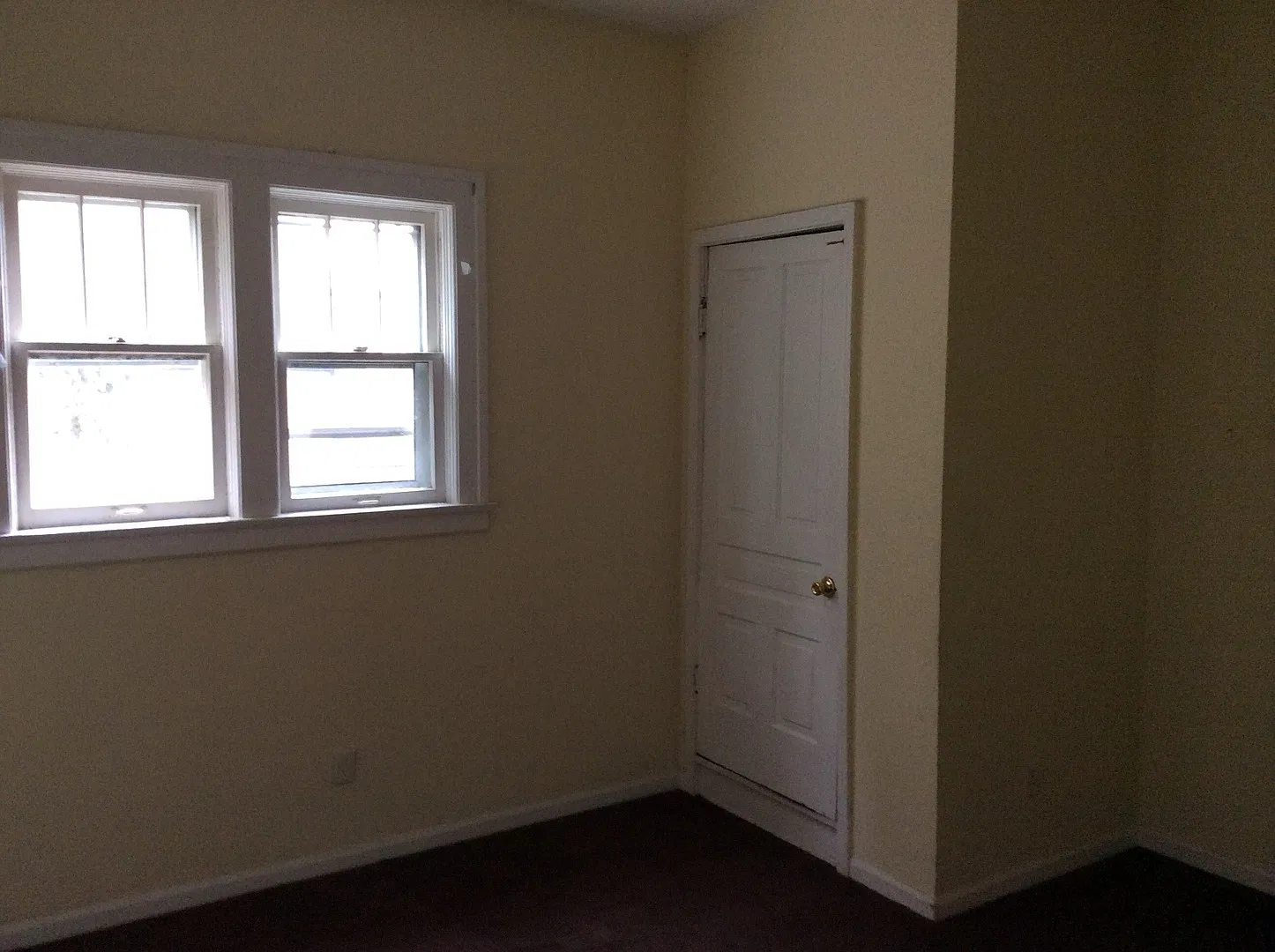 Comfortable one level home in Williams Woodland Historical District — Photo 4