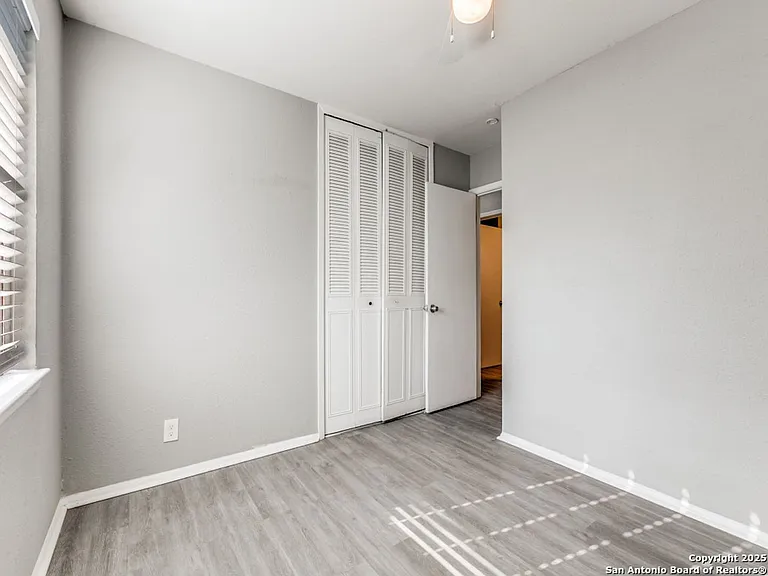 5830 Castle Yard — Photo 20