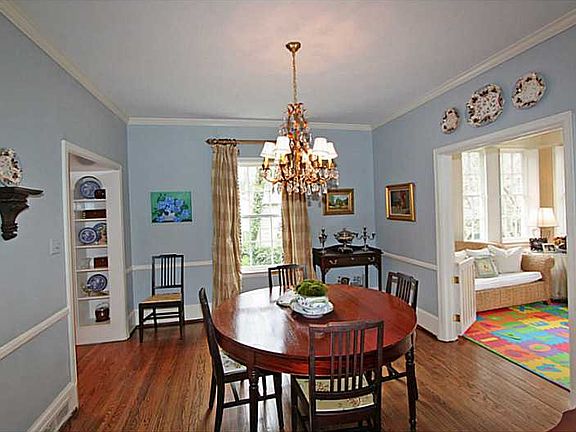 3rd image of 745 Woodward Way NW