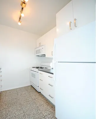 Rented by Geoffrey Schwartz, LREB | media 6
