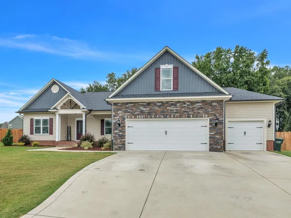 97 Shady Oaks Dr, Benson, NC 27504