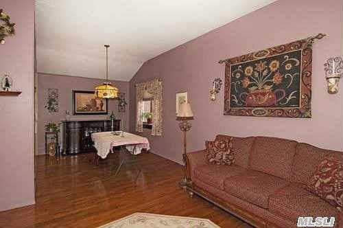 5th image of 107 Morewood Dr