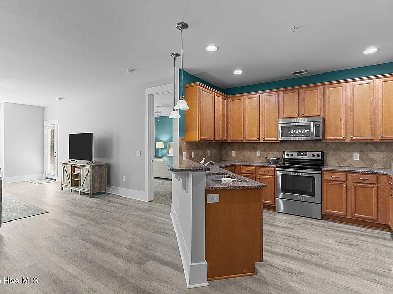 2537 Saint James Dr SE #102 — Photo 19