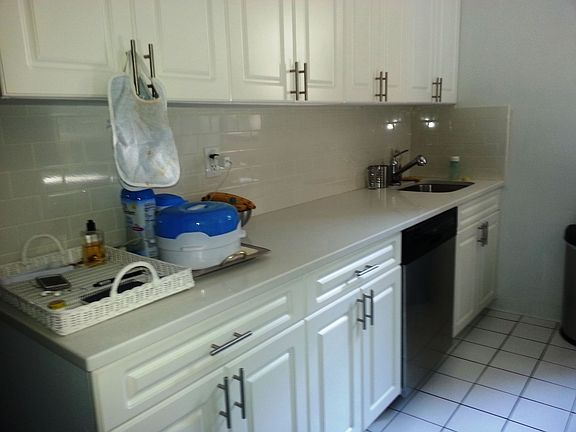5th image of 125 W 16th St APT 126
