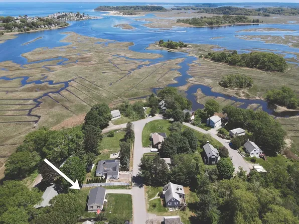 24 Island Park Rd, Ipswich, MA 01938