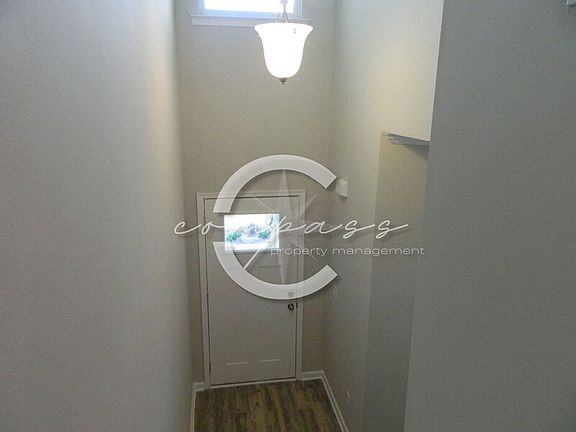 2nd image of 206 London Ct