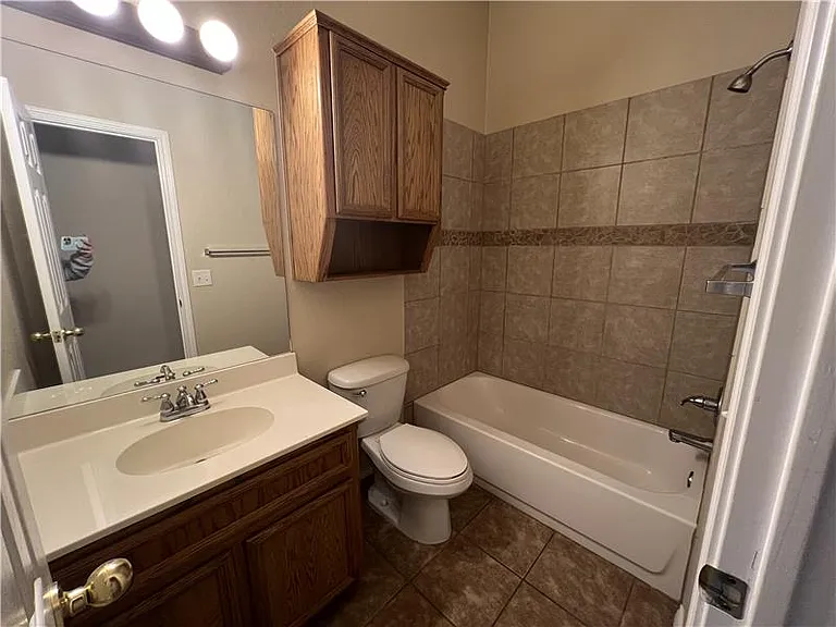 4205 Cambridge Dr #B — Photo 21