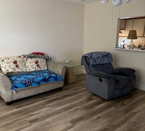 2nd image of 55 Kingswood C