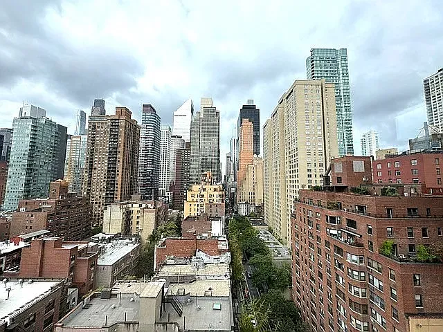 360 East 55th Street — Photo 4