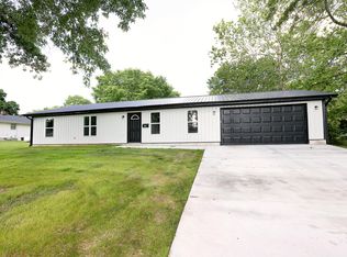 326 N Olive St, Marshfield, MO 65706