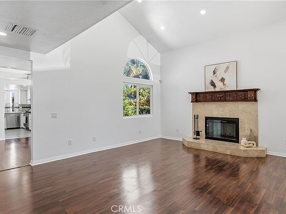 3rd image of 5936 Loma Ave