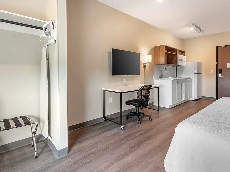 4060 Center Park Dr — Photo 14