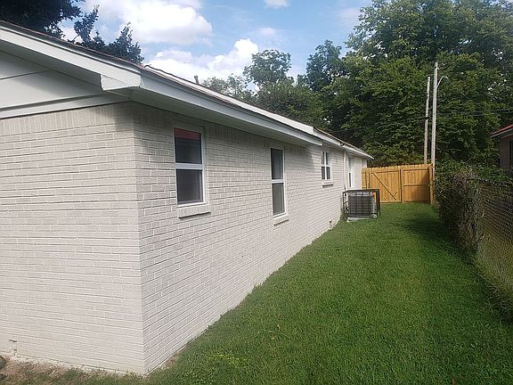 5th image of 1719 Oakwood St