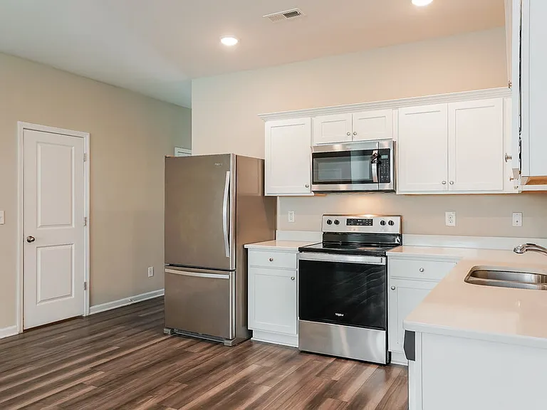 542 Landing View Dr — Photo 8