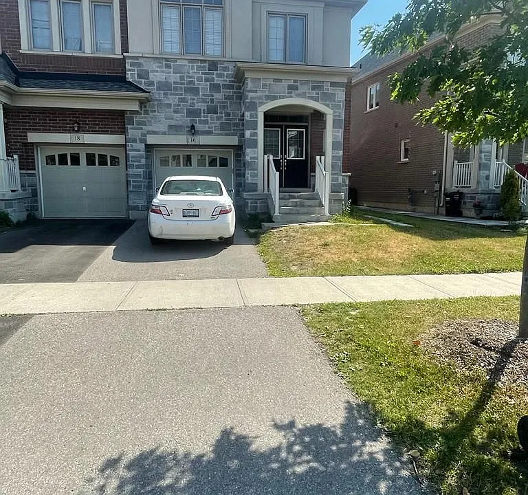 16 Little Britain Cres
