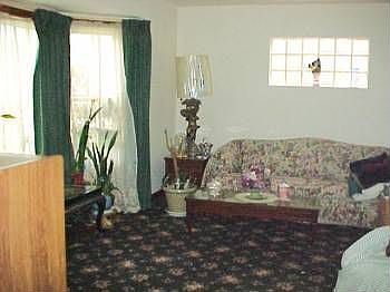 4th image of 10149 Dickens Ave