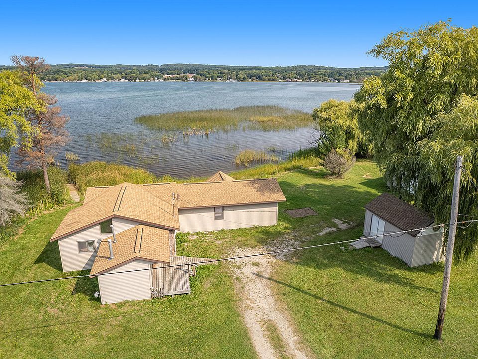 4968 Crescent Beach Rd, Onekama, MI 49675 | Zillow