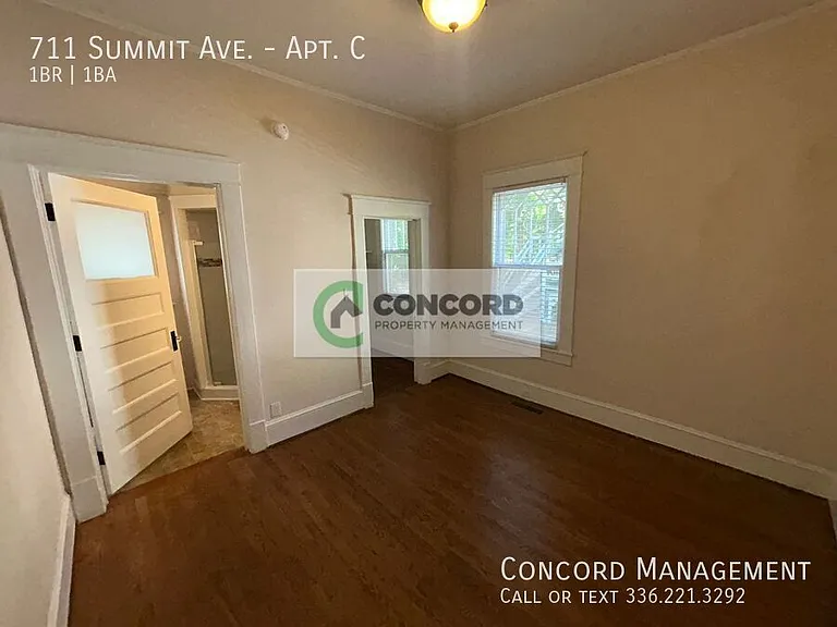 711 Summit Ave #C — Photo 8