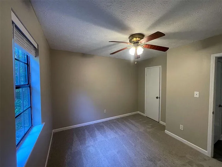 55 Huntridge Dr — Photo 14
