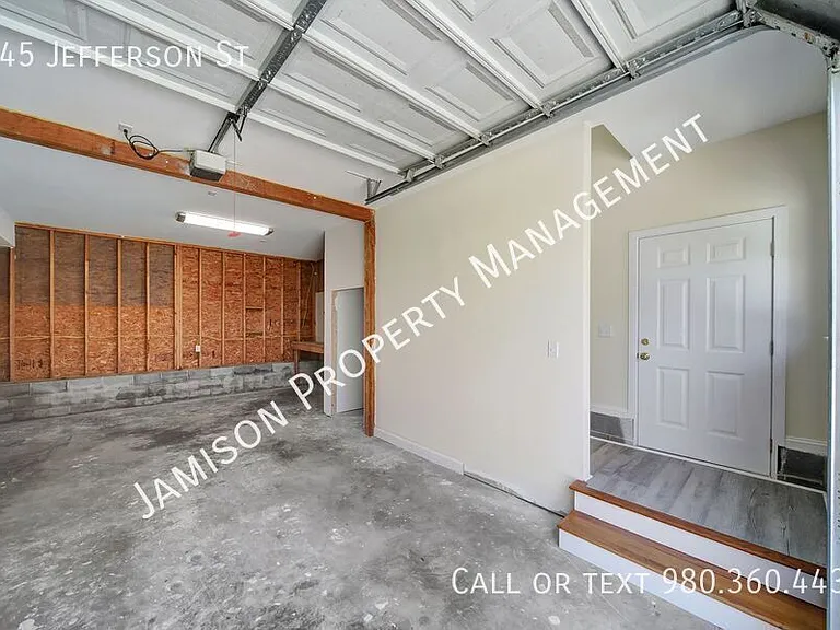 345 Jefferson St — Photo 19