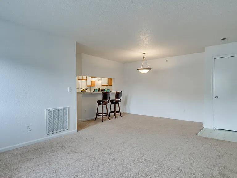 Crestview Apartments — Photo 22